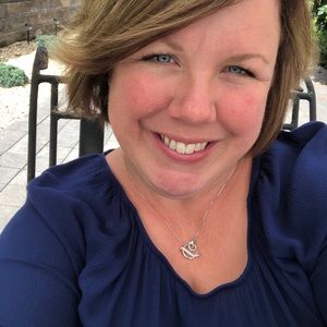 Meet your Posher, Dena